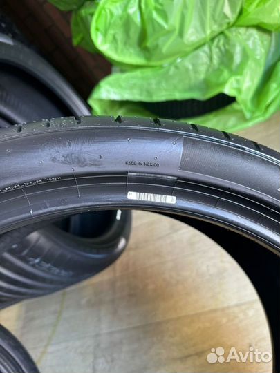 Pirelli P Zero PZ4 315/30 R22 107Y