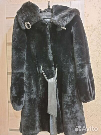 Шуба мутоновая с капюшоном