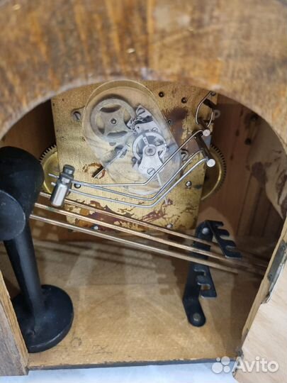 Старинные каминные часы 