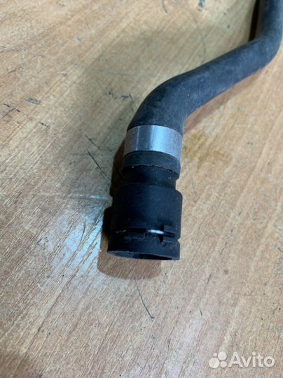 Верхний патрубок радиатора n46 Bmw e90