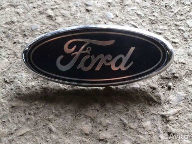 Значок Ford на багажник