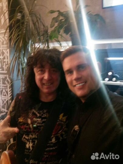 Певец, саксофонист, диджей, звукорежиссер