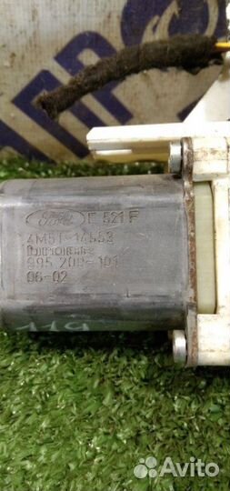 Моторчик стеклоподъемника передний правый Ford