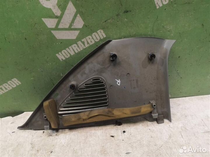 Обшивка стойки Рено Клио 2 Симбол