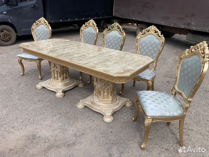 Новые столы и стулья