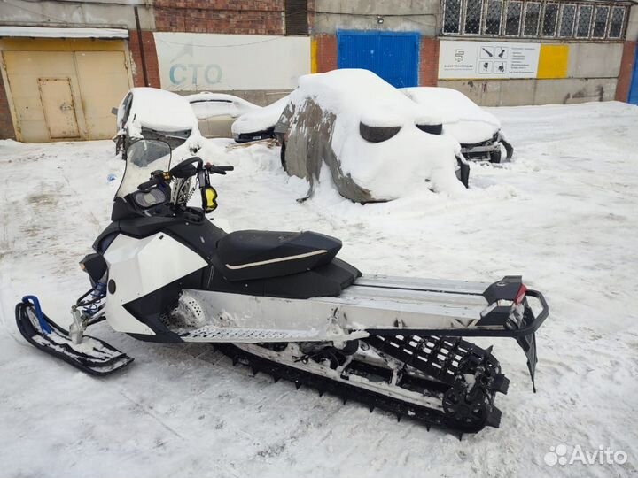 Снегоход BRP Ski-Doo Summit 800