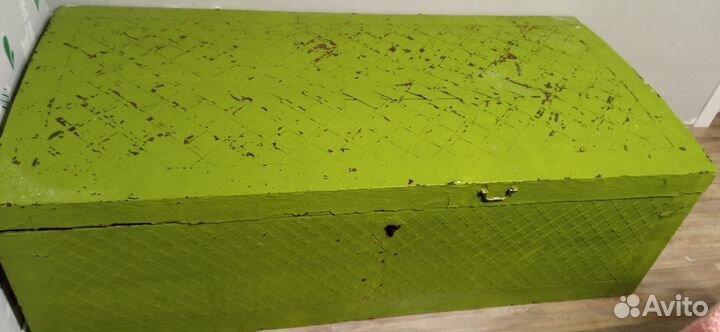 Сундук старинный