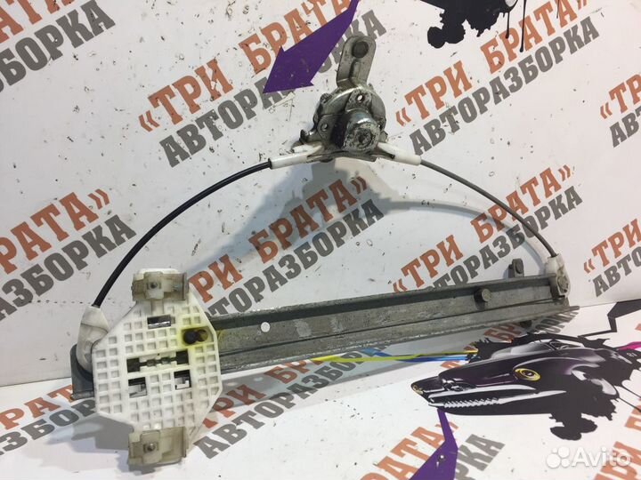 Стеклоподъемник задний правый (механический)