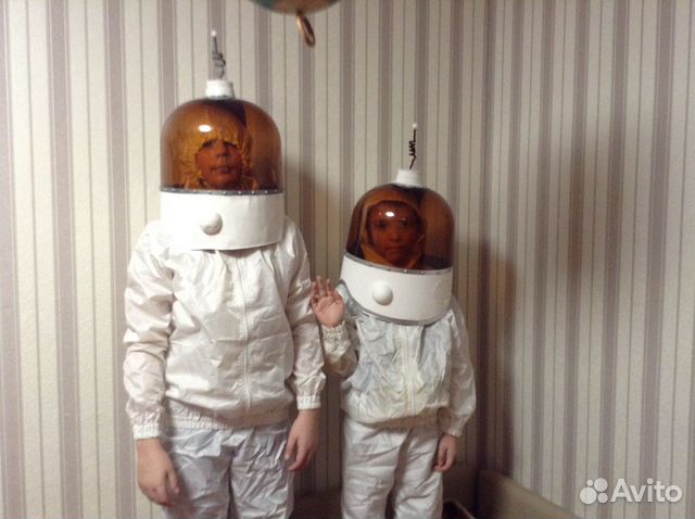 Новогодний костюм космонавт