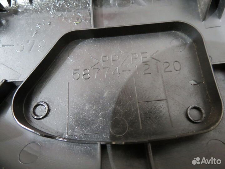 Заглушка багажника Toyota Corolla 150