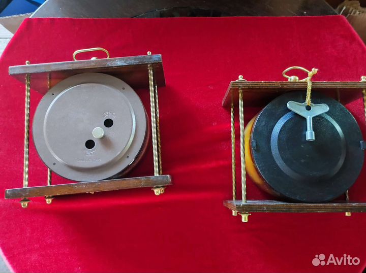 Настольные часы весна с ключом