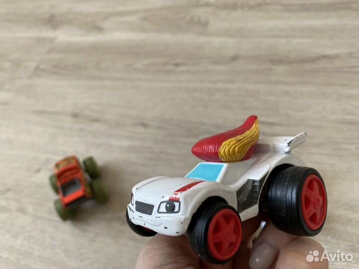 Вспыш и чудо машинки быстрогон и гоночные