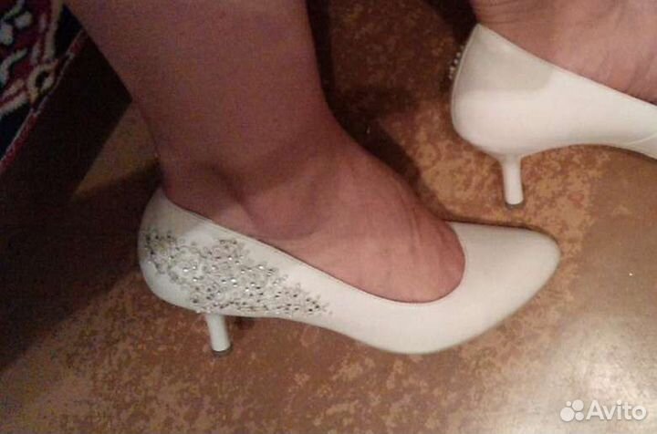 Туфли белые 39,5 размер