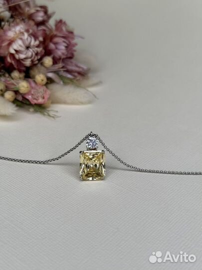 Шикарное колье с крупным желтым цирконом