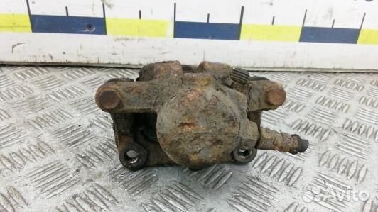 Суппорт тормозной задний левый land rover freeland