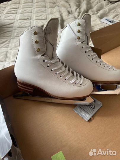 Фигурные коньки jackson