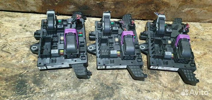 Блок предохранителей салонный Opel Astra J 2010-2