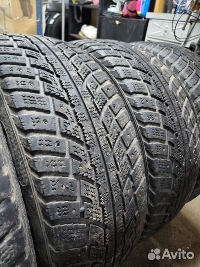 Kumho I'Zen RV Asymmetric 215/60 R17