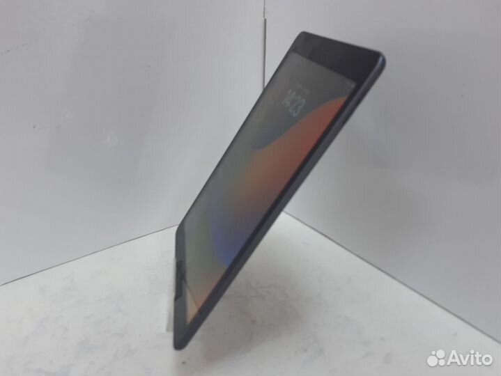 Планшет с SIM-картой Apple iPad (2021) Wi-Fi + Cel