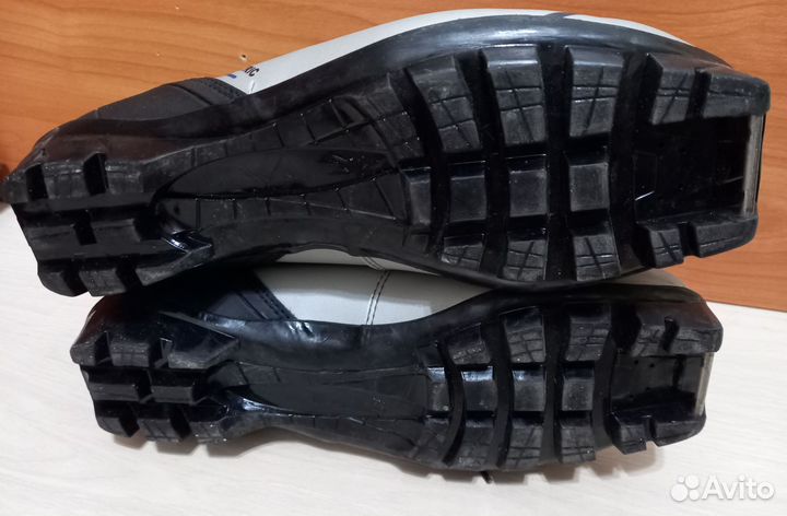 Лыжные ботинки классические