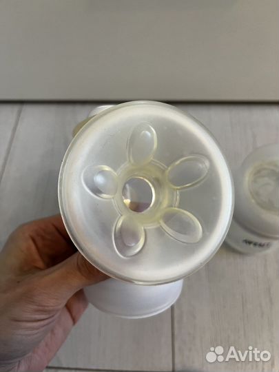 Молокоотсос ручной Avent SCF330