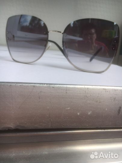 Солнцезащитные очки женские брендовые
