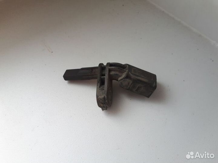 Датчик ABS передний левый Skoda Octavia A5