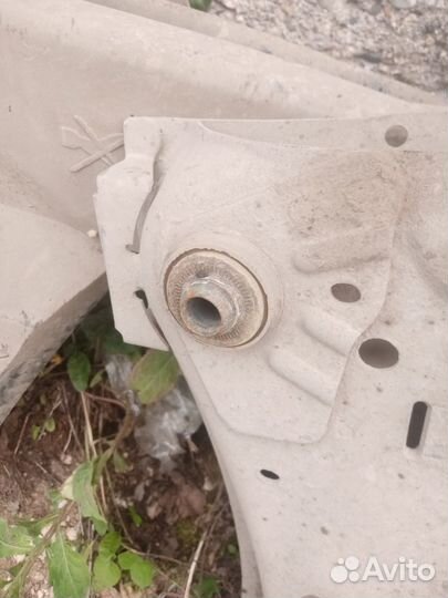 Подрамник задняя часть Renault Scenic 2