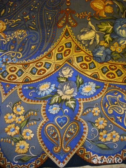 Павловопосадская шаль и платок