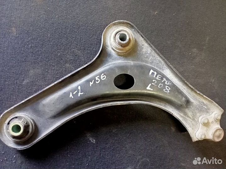 Рычаг подвески передний левый Peugeot 208 2013