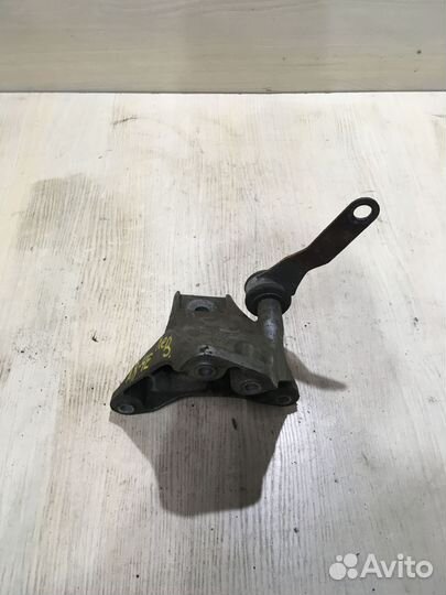 Кронштейн кпп левый Ауди А8 D3 4E0399113AJ