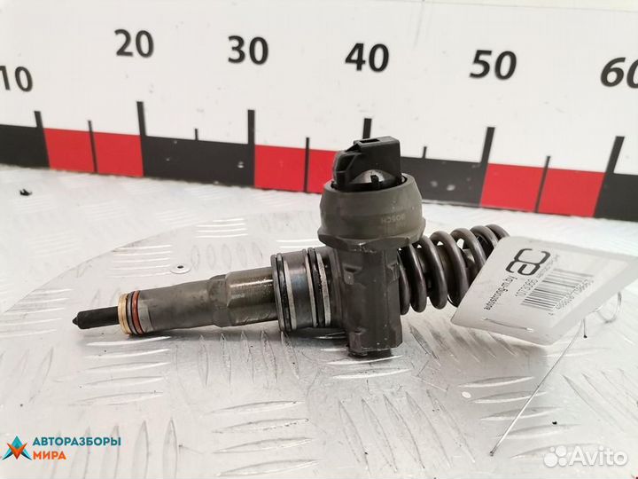 Форсунка Volkswagen Touran 2006 038130073AG