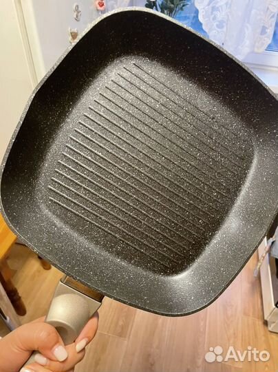Сковорода гриль с крышкой