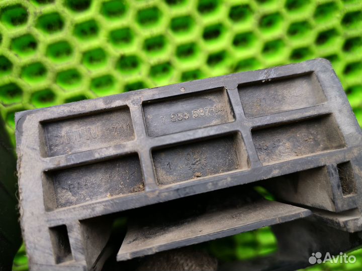 Кронштейн радиатора на BMW X5 F15 F85 (2013-2018)