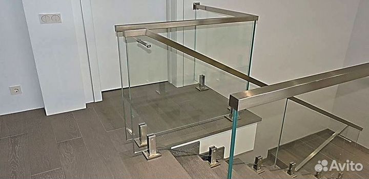 Стеклянные ограждения для лестницы