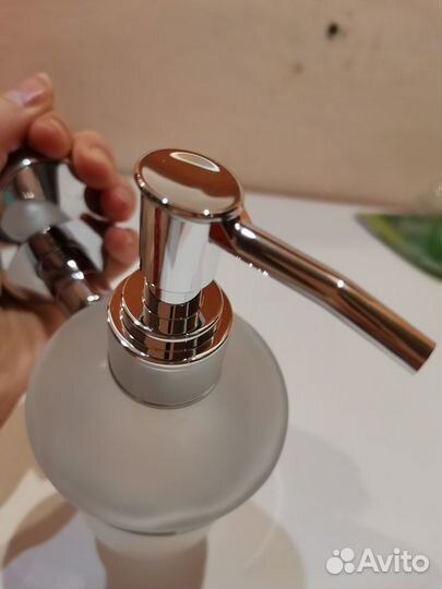 Дозатор для жидкого мыла