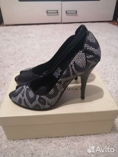 Туфли женские 36-37 размер натур. кожа рептилия
