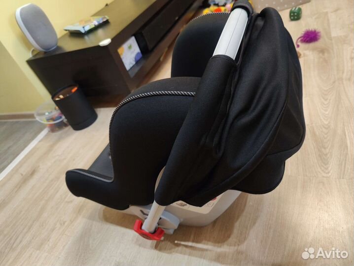 Детское автомобильное кресло BMW Baby Seat 0+