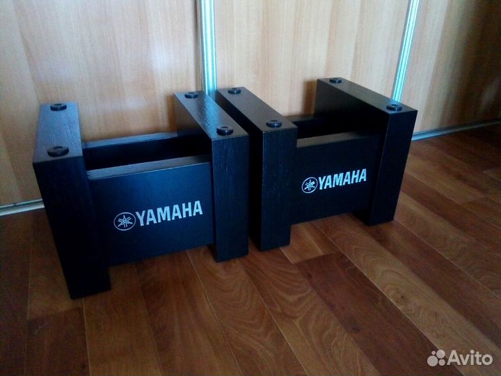 Стойки для акустики