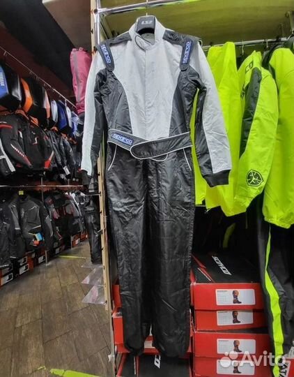 Продам комбинезоны для картинга
