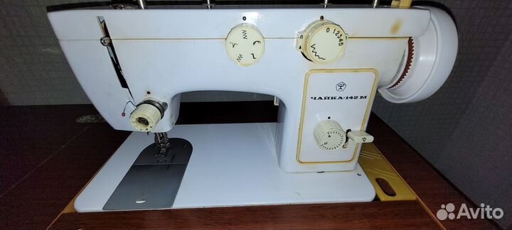 Швейная машина Чайка 142м