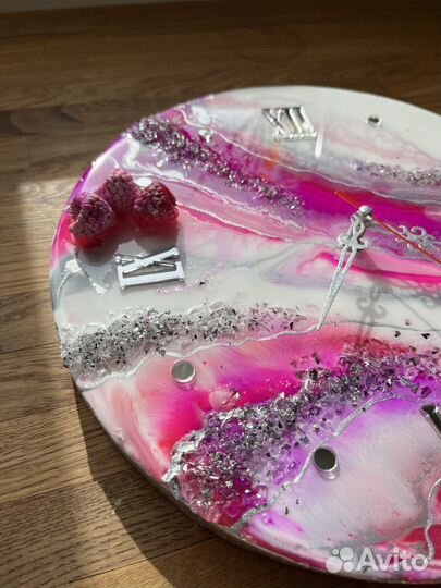 Часы настенные из эпоксидной смолы