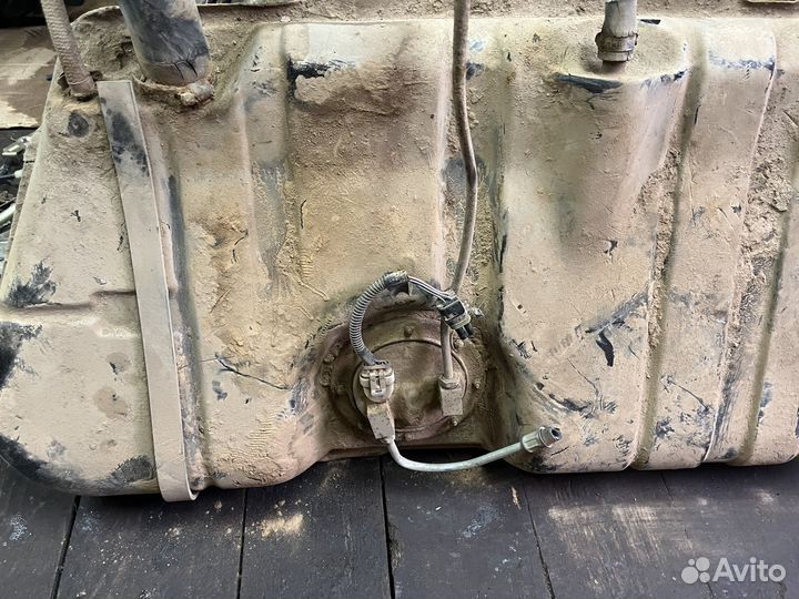 Бензобак приора