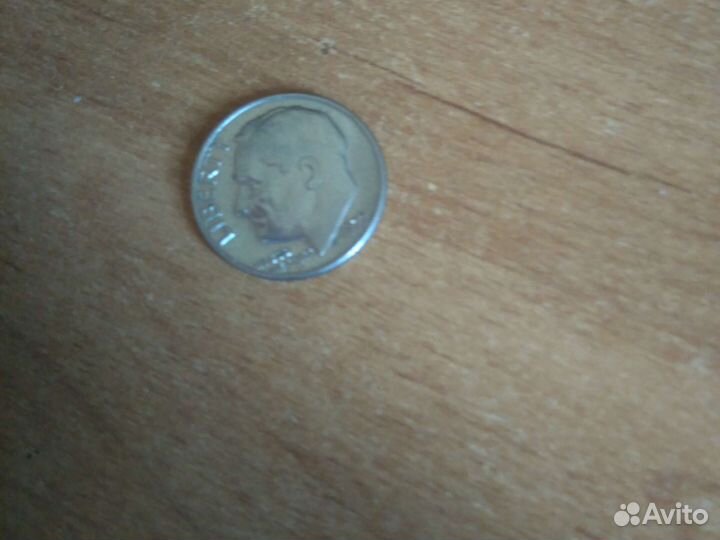 Монета США 1977 года выпуска