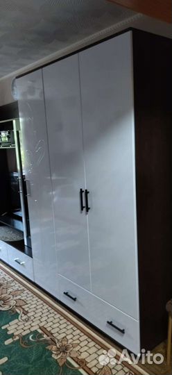 Стенка в гостиную