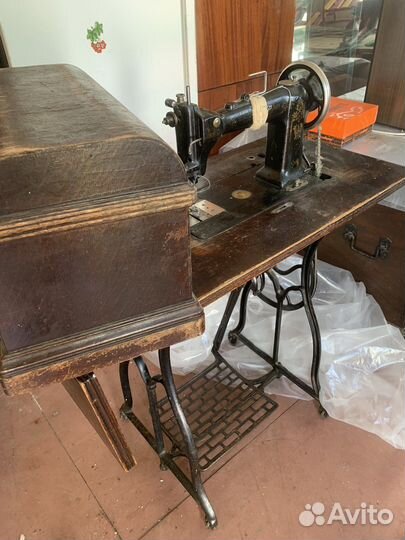 Швейная машина старинная