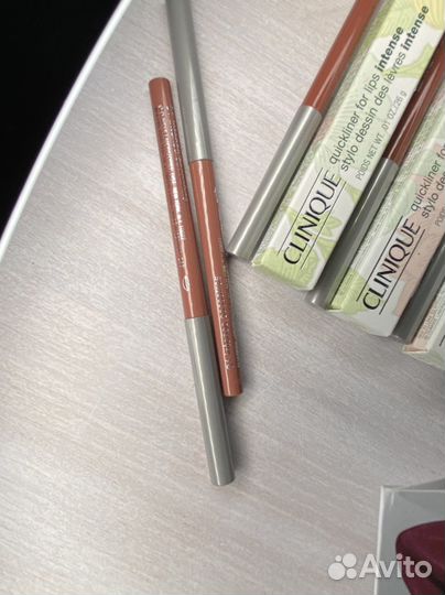 Clinique Автоматический карандаш для губ