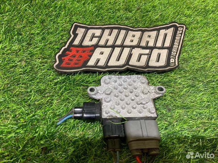 Блок управления вентилятором Nissan Fuga Y50