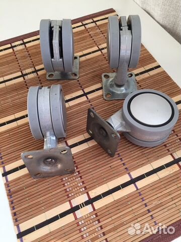 Ролики для дивана