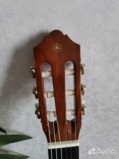 Классическая гитара yamaha c40
